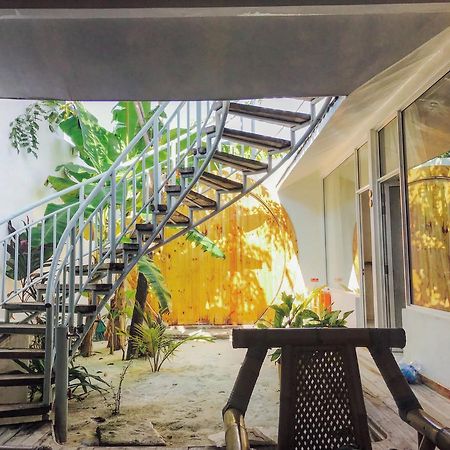 Noovilu Suites Maldives Mahibadhoo Екстериор снимка