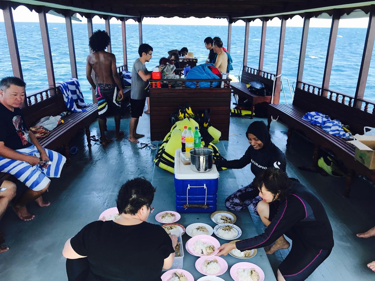 Noovilu Suites Maldives Mahibadhoo Екстериор снимка